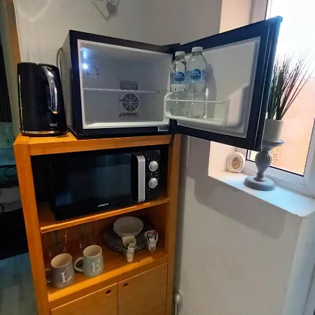Apartment Le Hub Roundhay Sleeps 2 With Garden