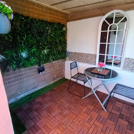 Le Hub Roundhay Sleeps 2 With Garden *